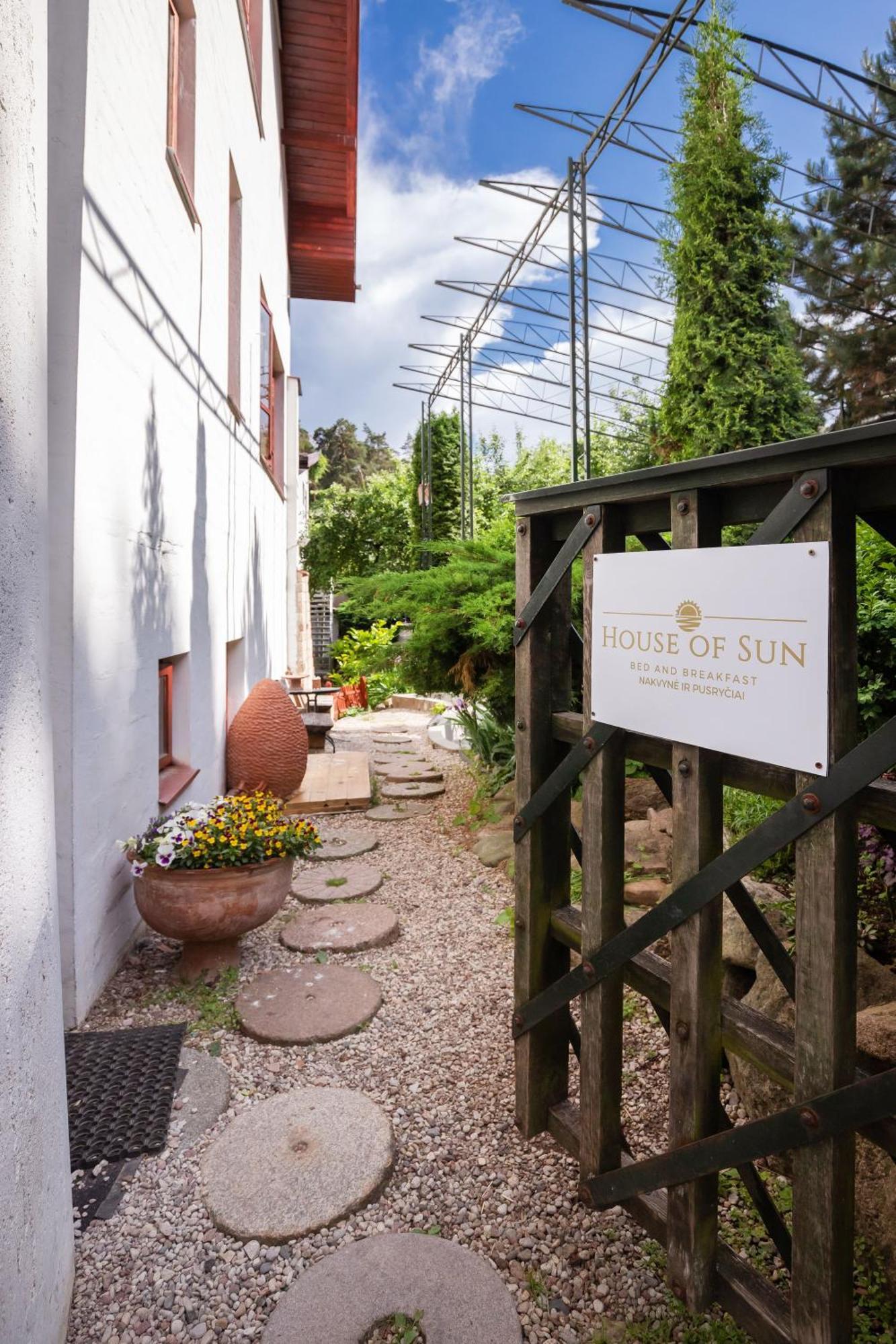 House Of Sun Bed and Breakfast VNO Exteriör bild